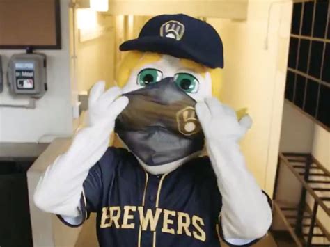 Milwaukee brewers mascot relay